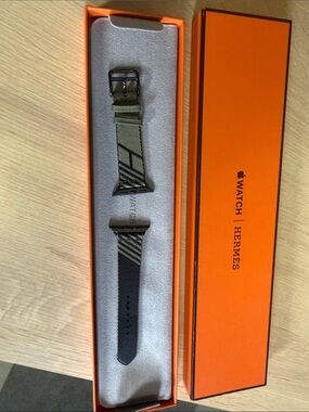 Hermes apple watch band 41mm Vert Veronèse/Nior Jumping Single Tour